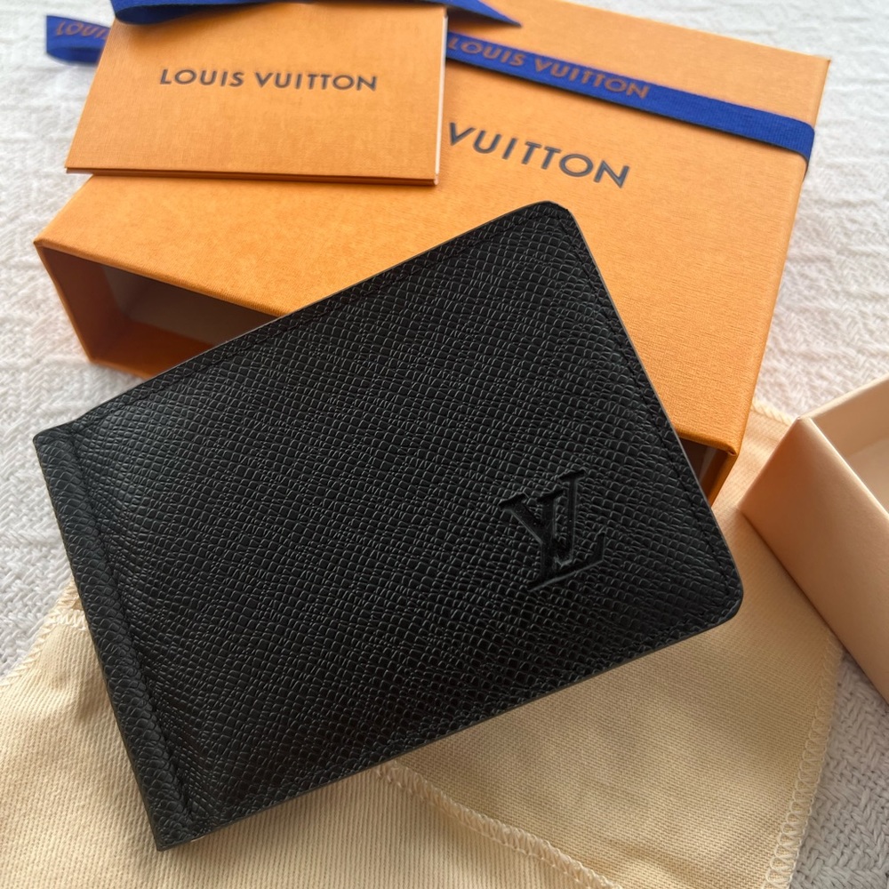 Louis Vuitton wallet (mens)